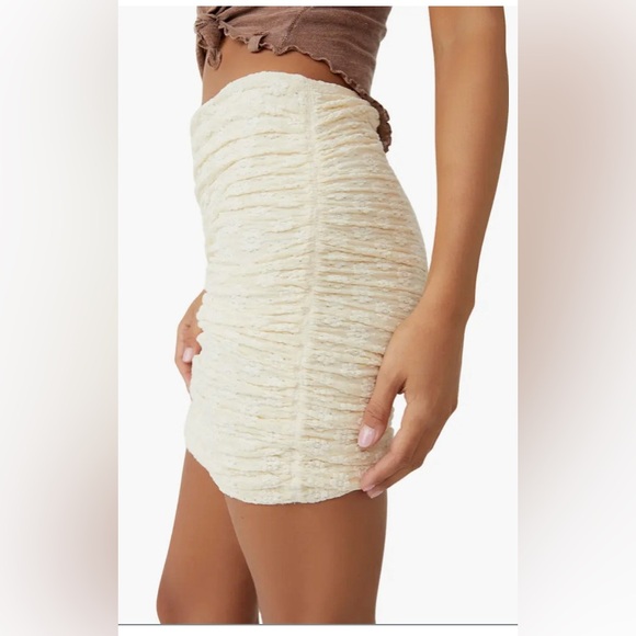 Free People  Convertible Miniskirt Cream. Size S - Picture 3 of 7
